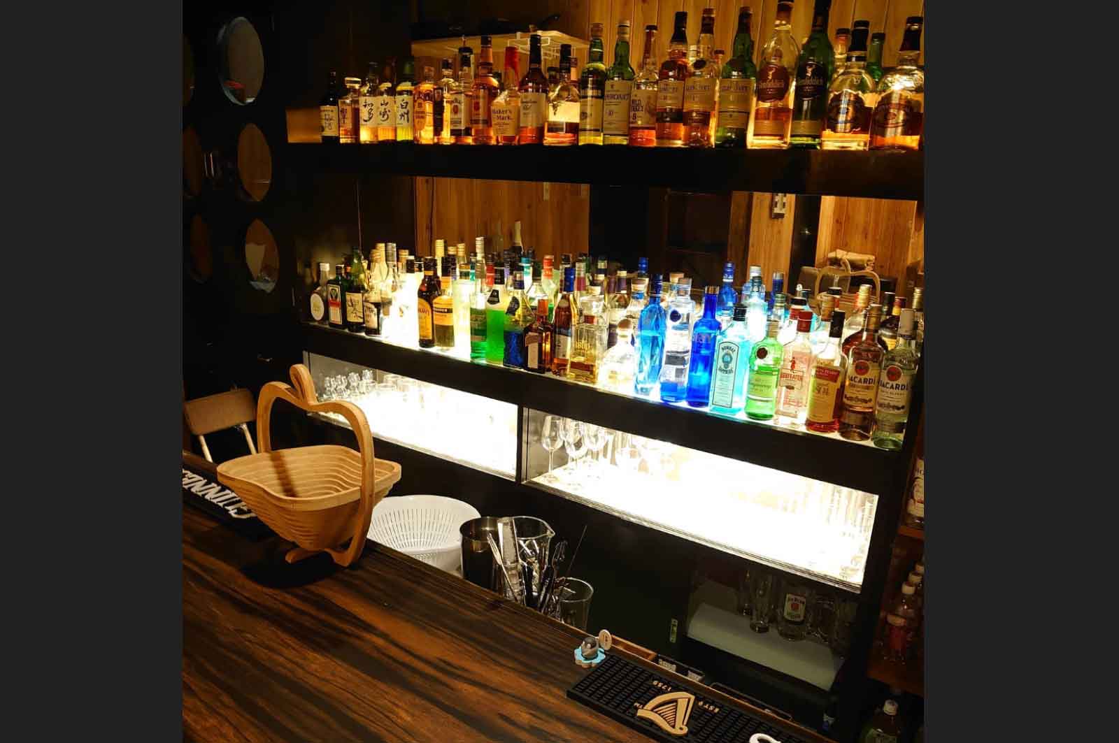 Cocktail Bar Aquarius（カクテルバー・アクエリアス）